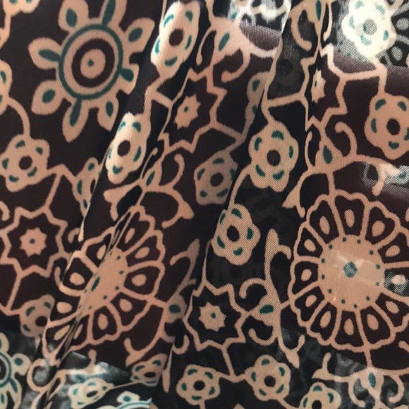 Free with a bundle band collar semi sheer roomy medallion print tunic/shirt EUC - Picture 7 of 7